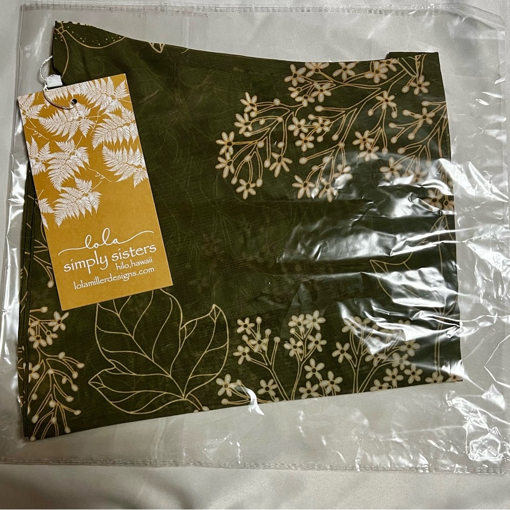 Simply Sisters By Lola Green Tropical Scarf, BNWT